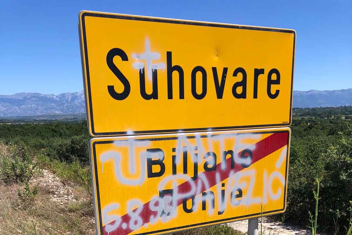 Kod Zadra osvanuli grafiti s ustaškim simbolima