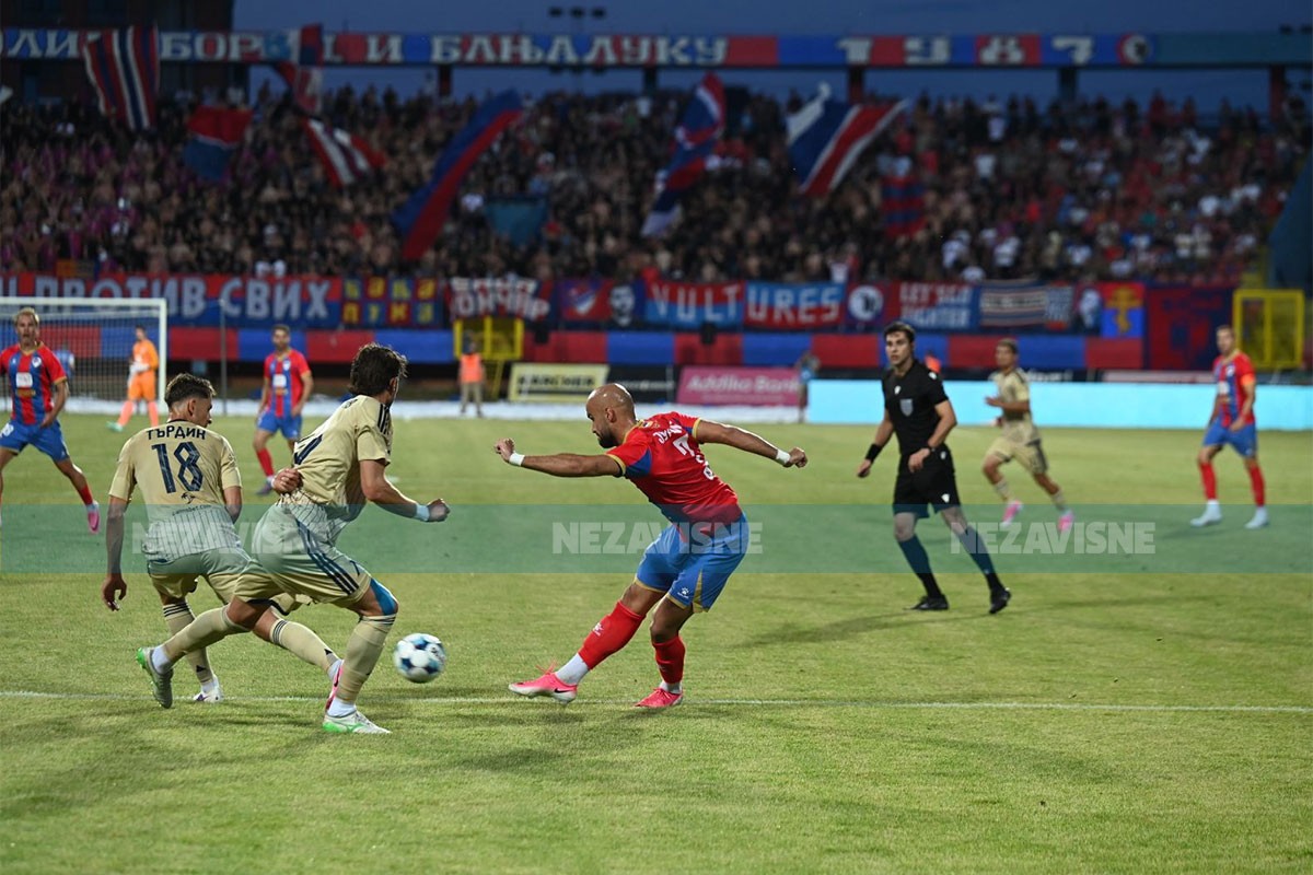 (UŽIVO) Trenutno izjednačena bitka na terenu (FOTO)