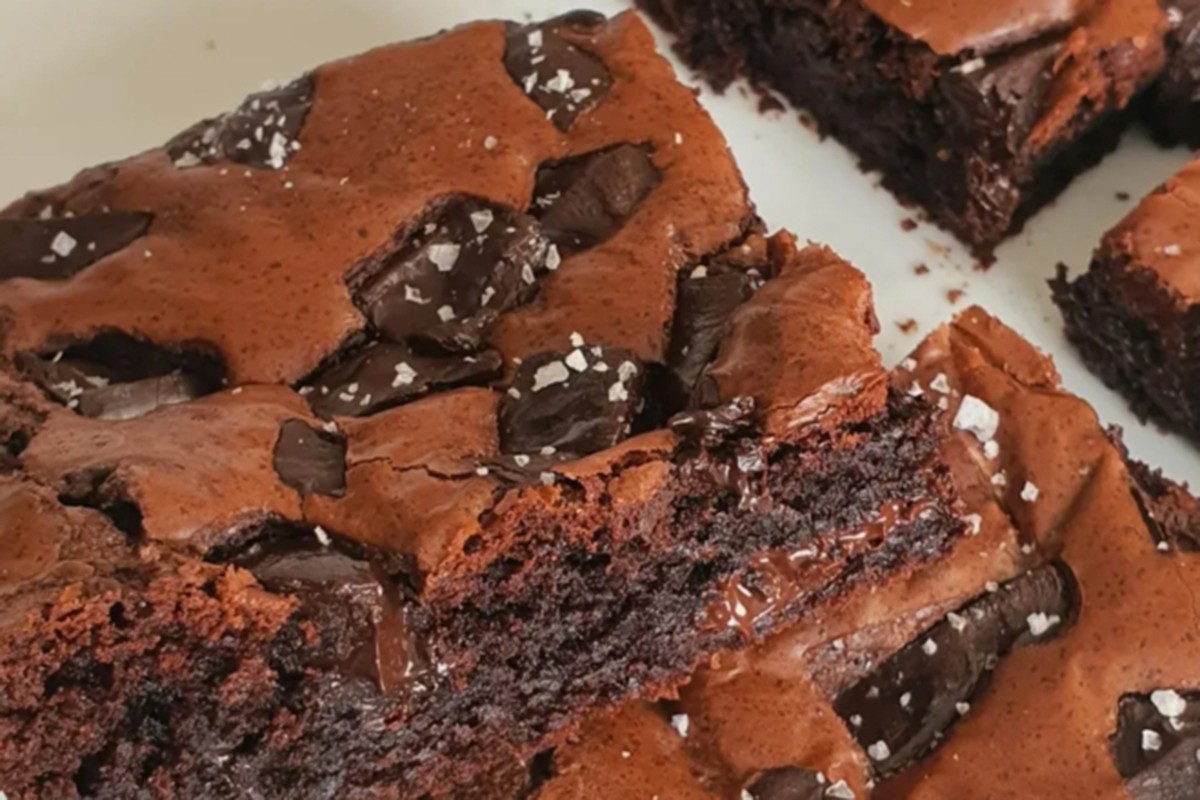 Čokoladni brownie bez šećera i pečenja (FOTO)
