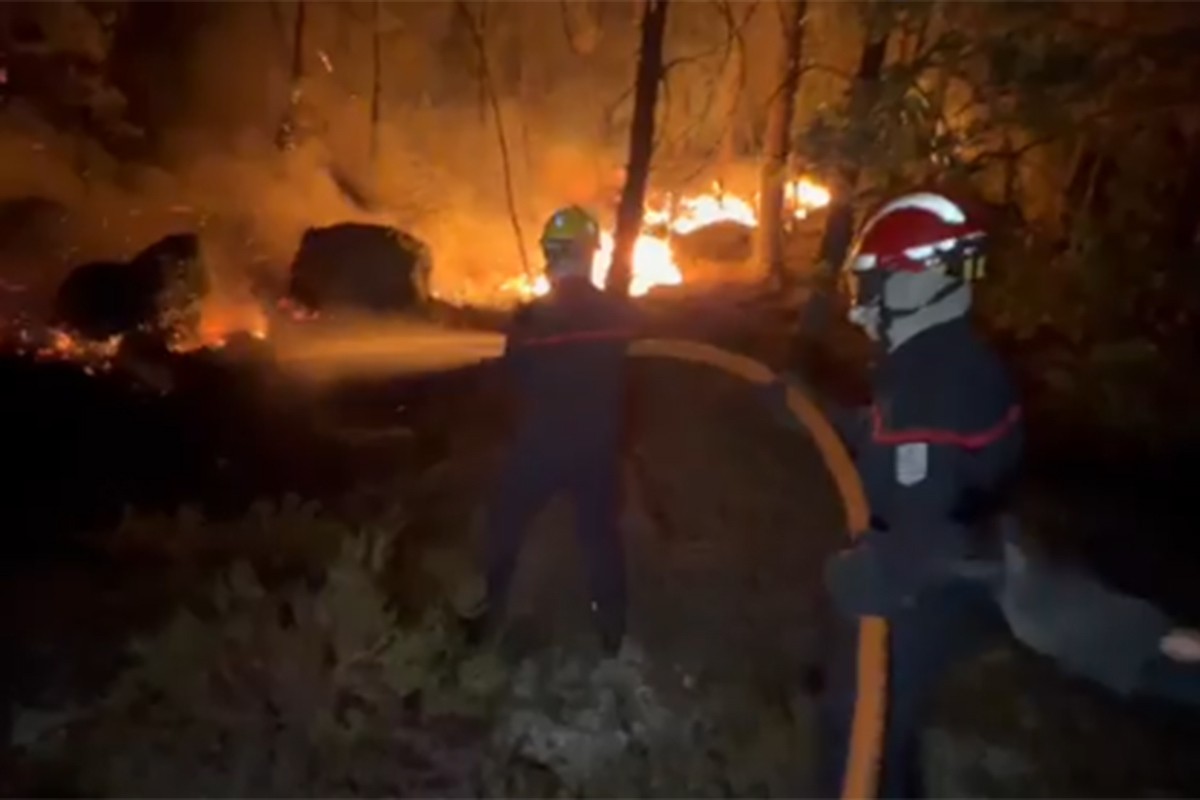 Neviđen požar kod Pariza: "Vatra je pred kućama" (VIDEO)
