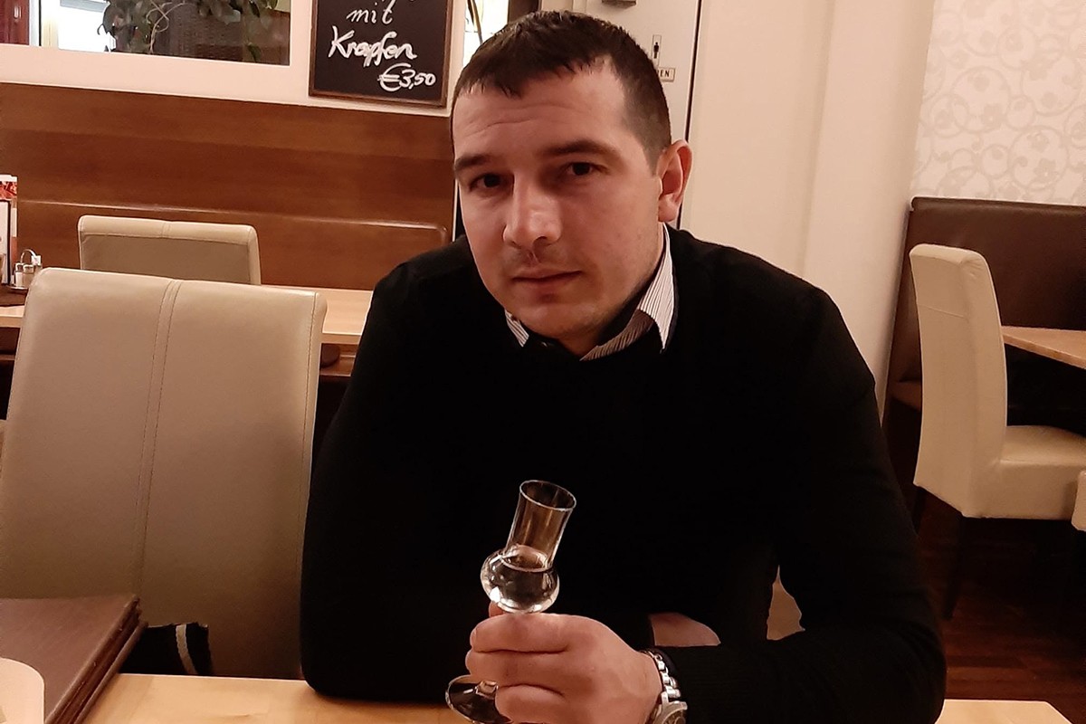 Dejan je izumio prvu rakiju u spreju: Evo čemu služi (FOTO)