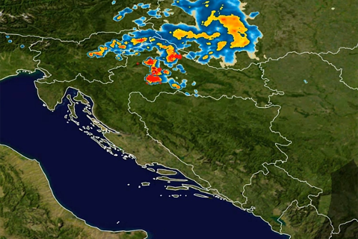 Jako nevrijeme sa ledom u Hrvatskoj: Trampolinu nosilo kao pero
