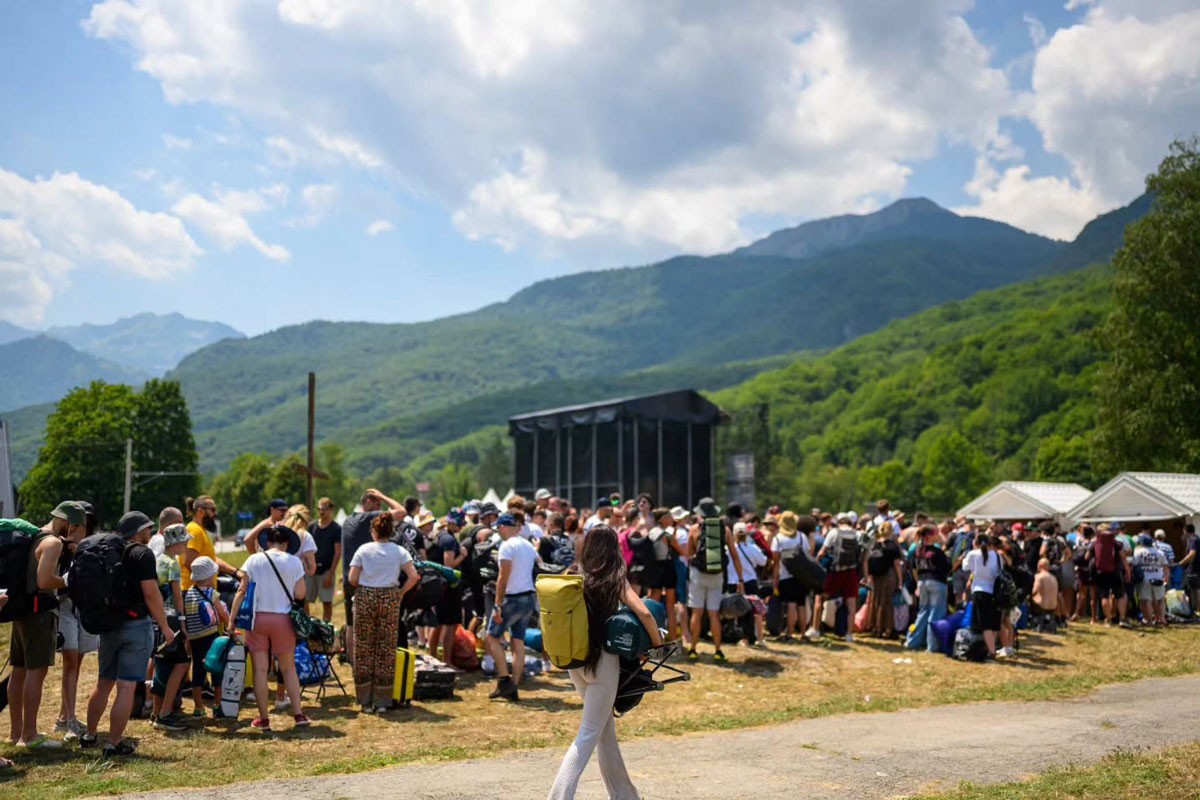 Otvoren kamp "OK festa", prvi posjetioci stigli na Tjentište