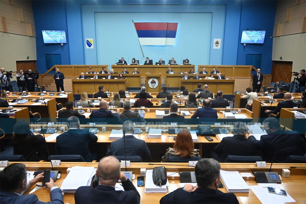 Politički transferi pred opšte izbore: Sezona preletača u punom jeku