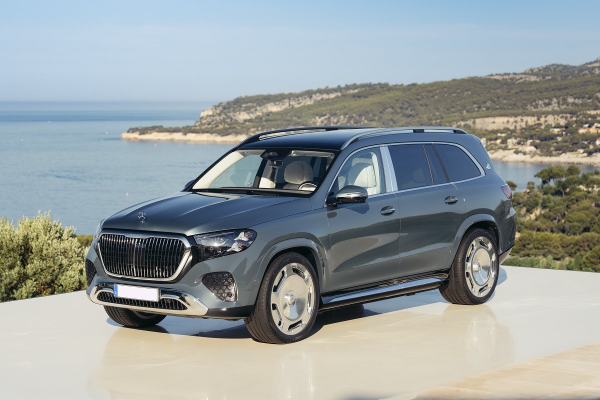 Mercedes predstavio novi Maybach GLS 680 (VIDEO)