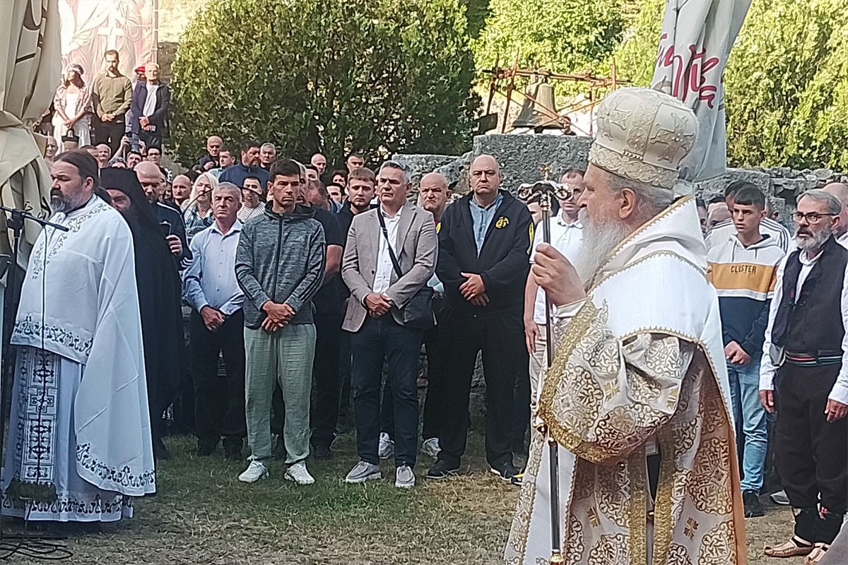 Prištinska policija pretresala vjernike: Siniša Milić više od šest sati zadržan na prelazima