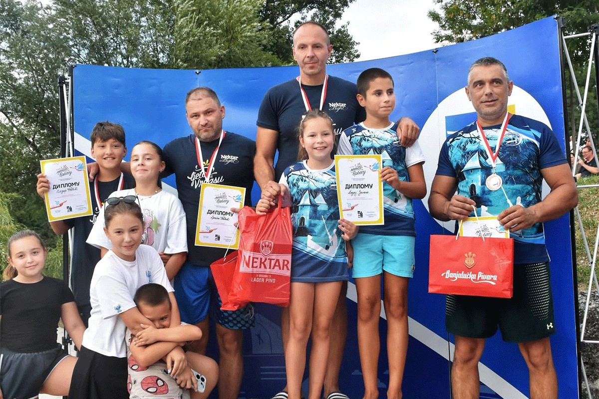 Održane tradicionalne trke dajak čamaca, Zamolo ponovo prvak
