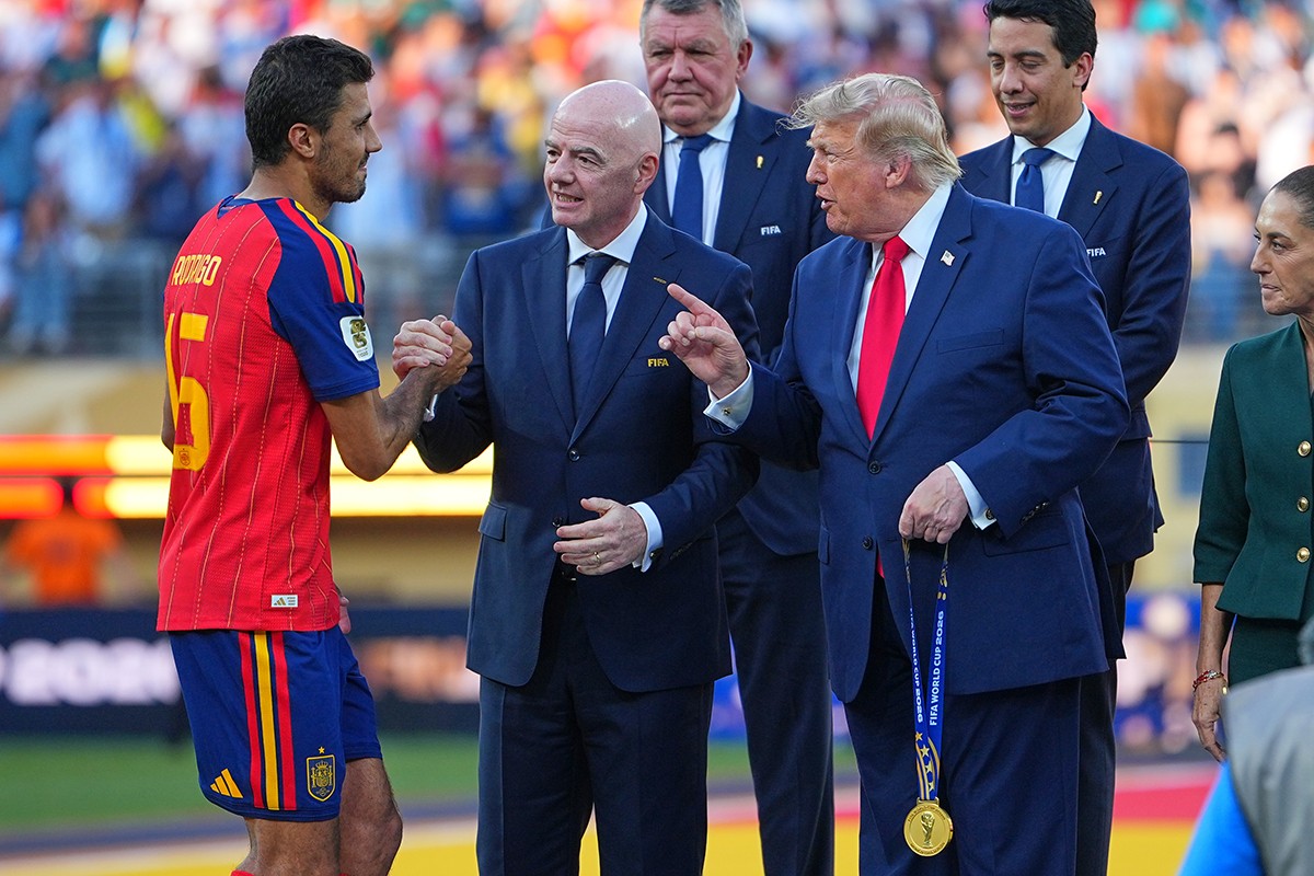 Infantino kritičarima: Molite se, meditirajte i gledajte fudbal