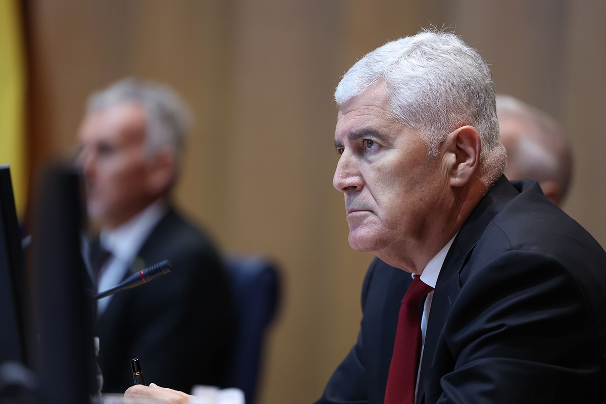 Srbi nisu došli, Čović prekinuo sjednicu Doma naroda