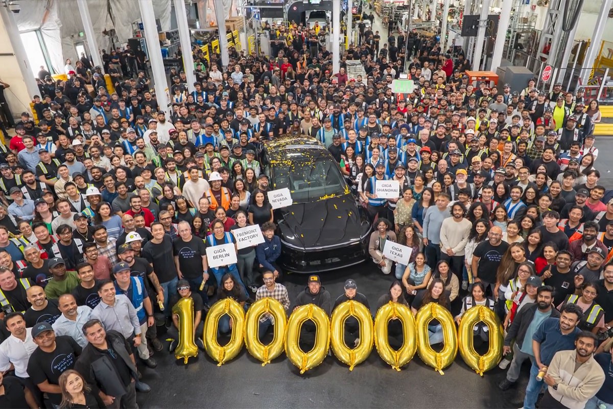 Tesla ispisala novu stranicu istorije: Proizvela 10-milionito vozilo (VIDEO)