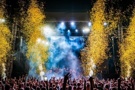 Zašto hiljade ljudi istovremeno osjećaju isto? Nauka iza festivalske ...