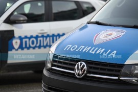 Banjalučanin vrijeđao policiju i oštetio auto MUP-a RS