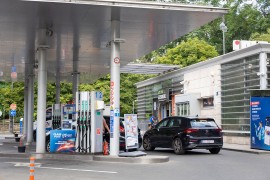 U Sloveniji od utorka jeftinije gorivo