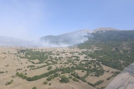 Nakon Konjica, helikopter MUP-a RS gasi požar kod Nevesinja (FOTO ...
