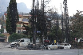 Omiš jutros nakon dramatične noći: Iza vatre ostala pustoš (FOTO)