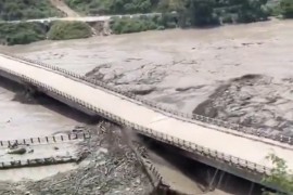 Dramatične scene iz Nepala: Nabujala rijeka ruši most (VIDEO)
