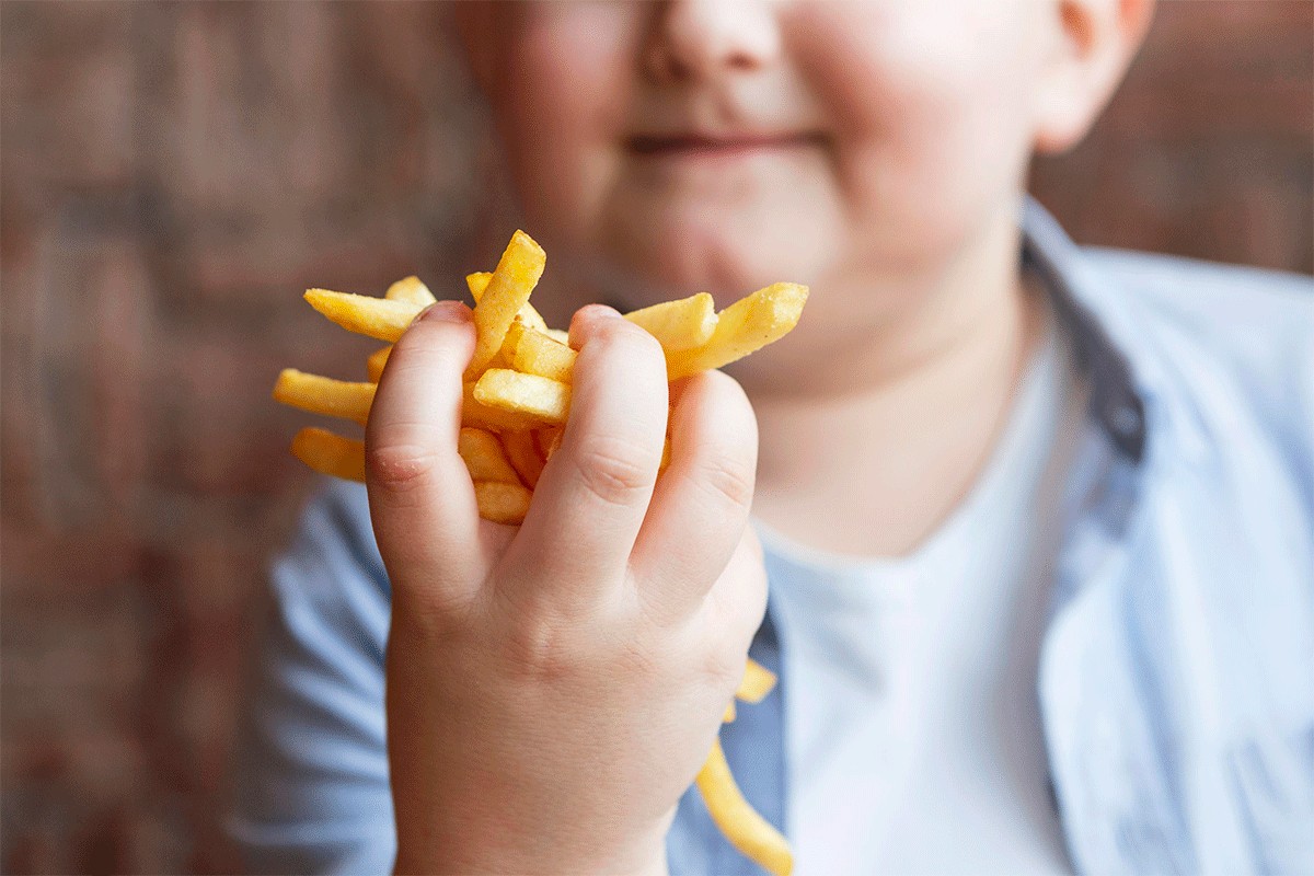 Sve više djece ima višak kilograma: Predložene strože mjere protiv nezdrave hrane
