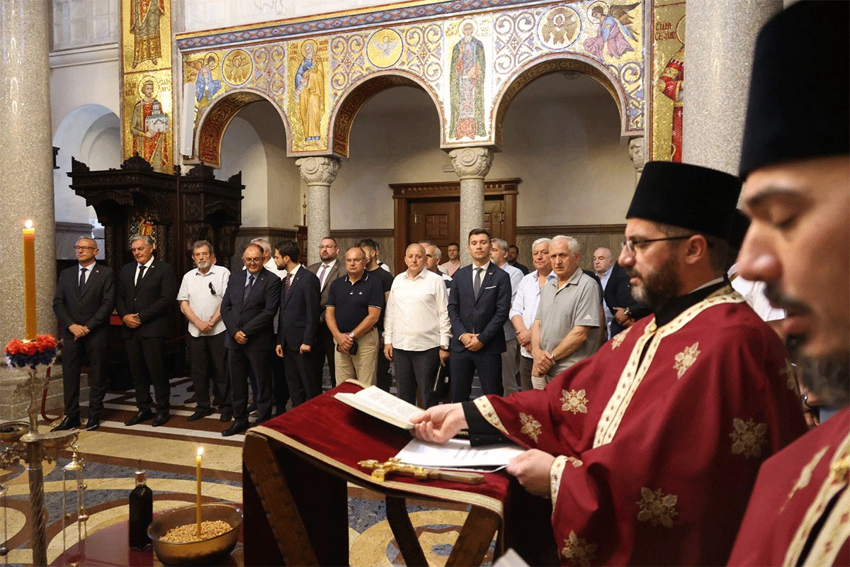 Sjećanje na žrtve "Oluje": U Banjaluci parastos i polaganje vijenaca