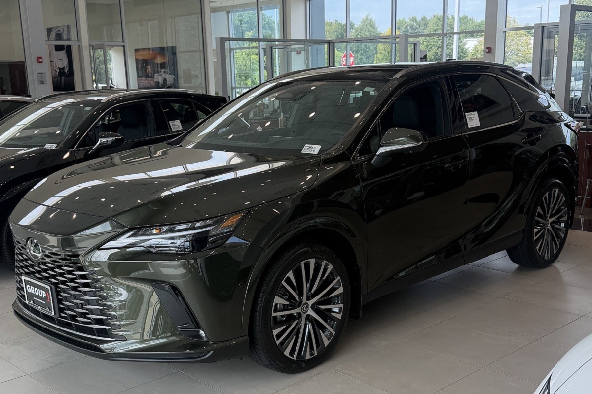 Nije najbrži u klasi, ali ovaj Lexus zna kako da se iskupi