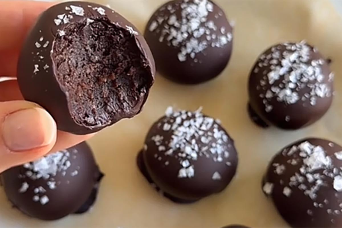 Recept za zdrave brauni kuglice od čokolade koje se ne peku (VIDEO)