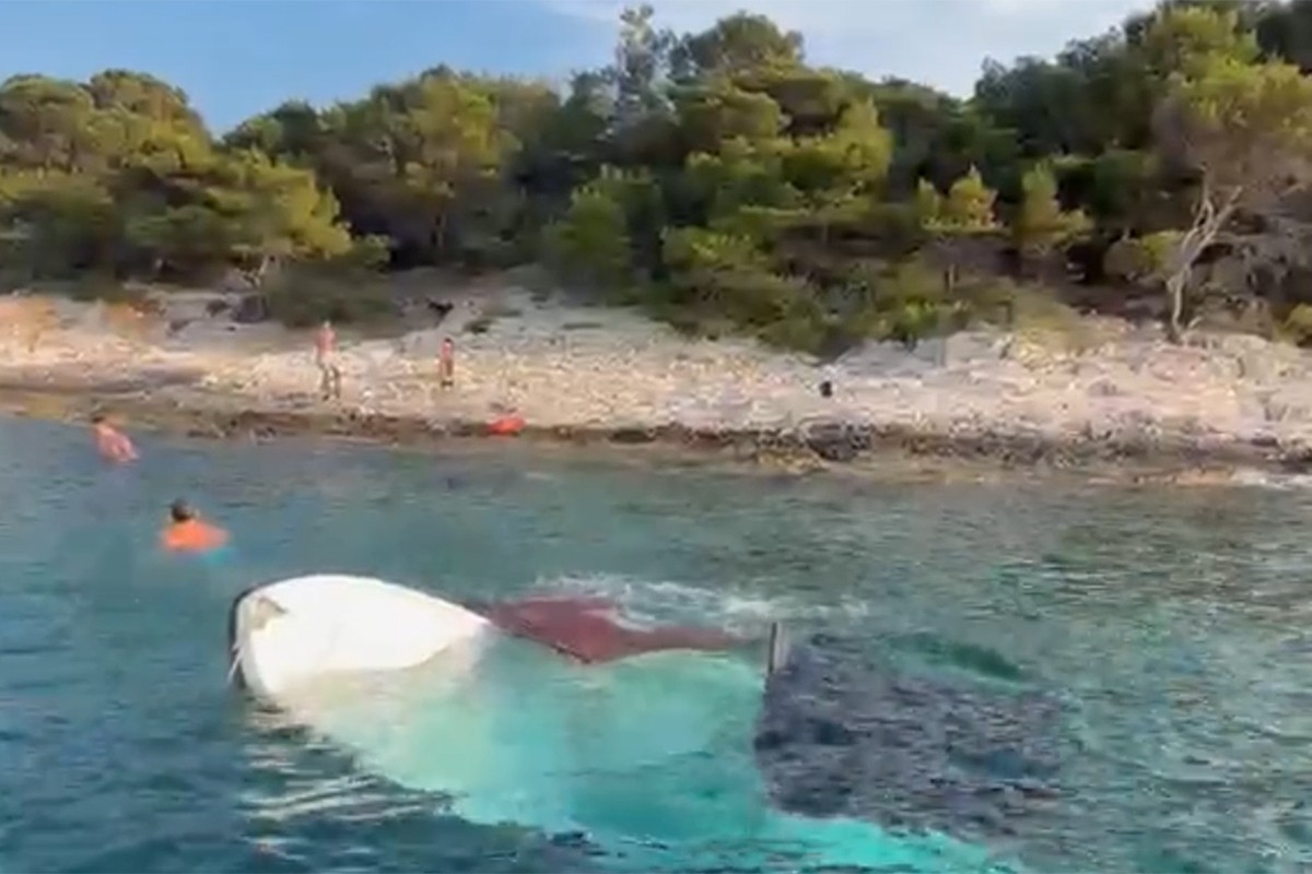 Šok kod Hvara: Snimali potapanje brodice i nisu pomogli turistima