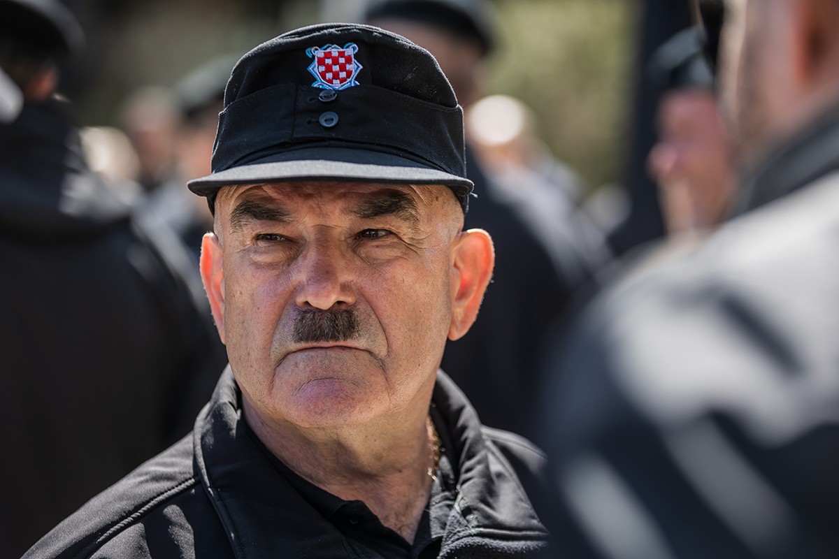 Skejo odbrusio Pupovcu: "On će mi govoriti kakve brkove treba da imam"
