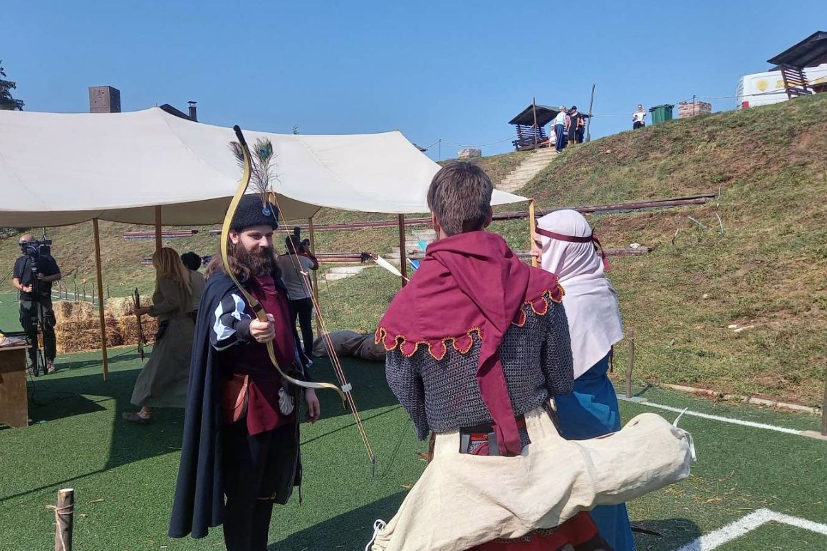 Srednjovjekovni festival "Vitezovi Tvrdimića" okupio brojne mališane