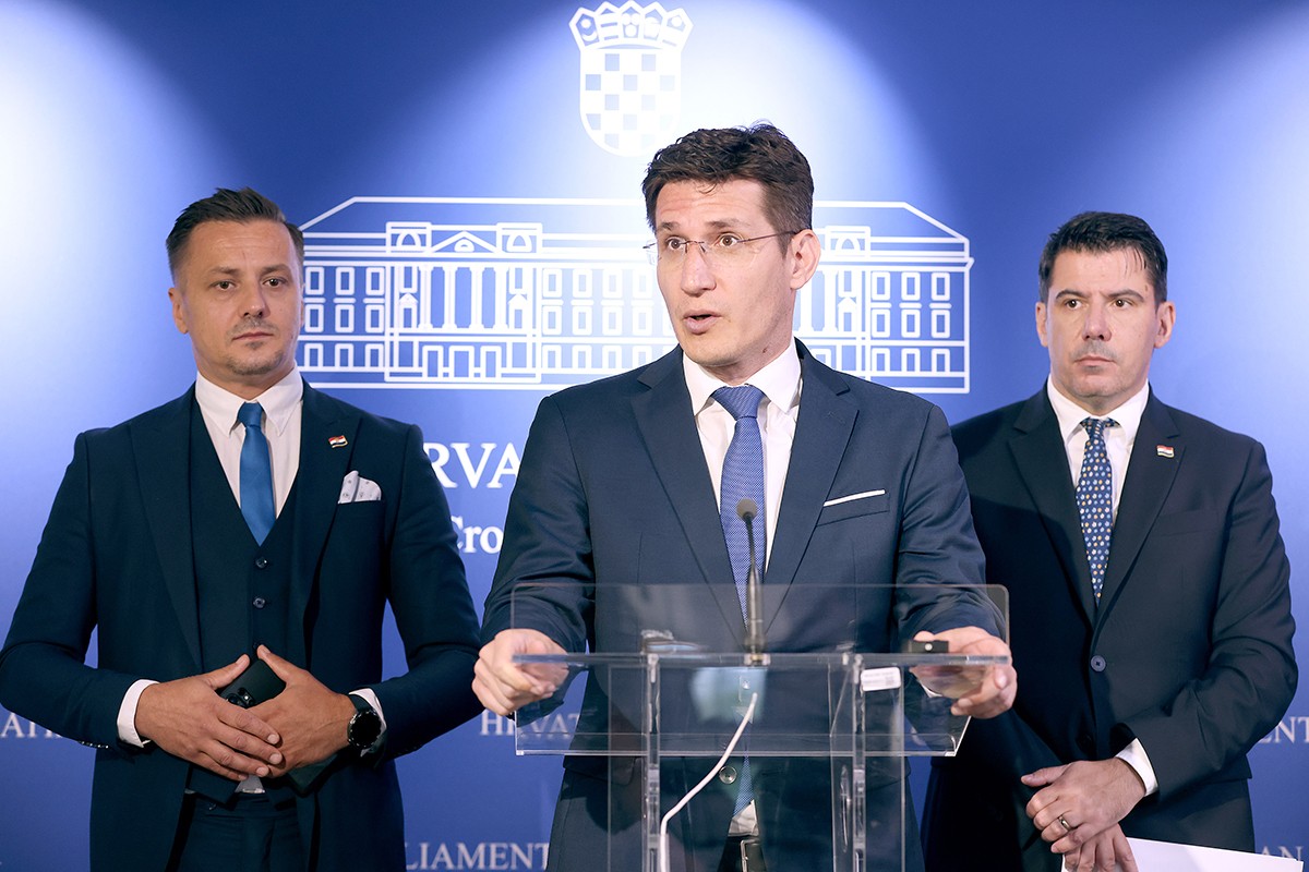 Most: "Pokrećemo rušenje Vlade"