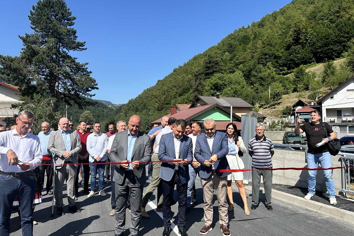 Nakon više od 10 godina, otvoren most u Šipragama (VIDEO)