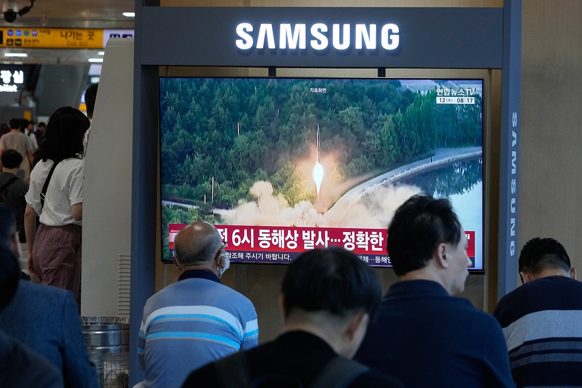 Južnokorejska vojska: Sjeverna Koreja ispalila balističku raketu