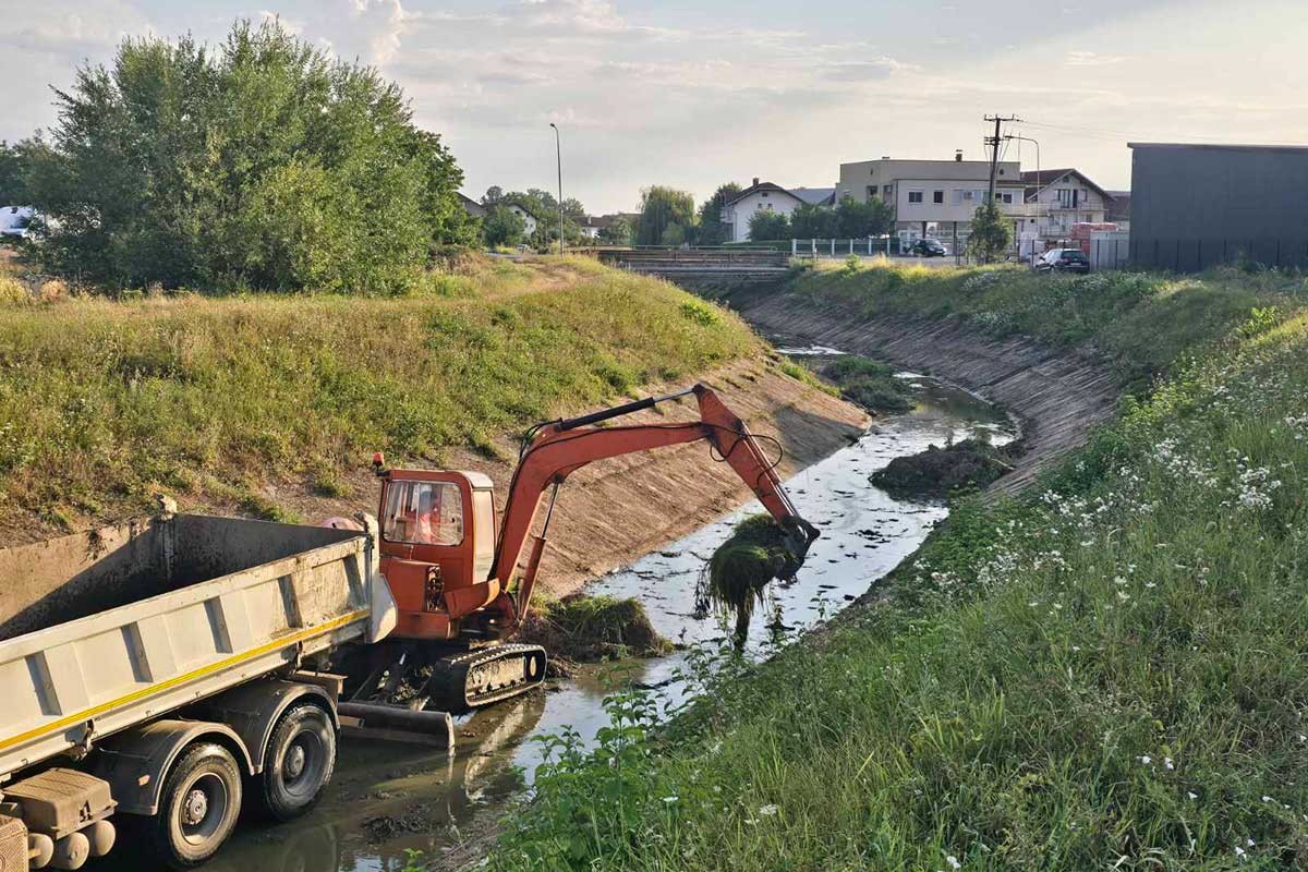 U toku čišćenje korita Široke rijeke u Banjaluci