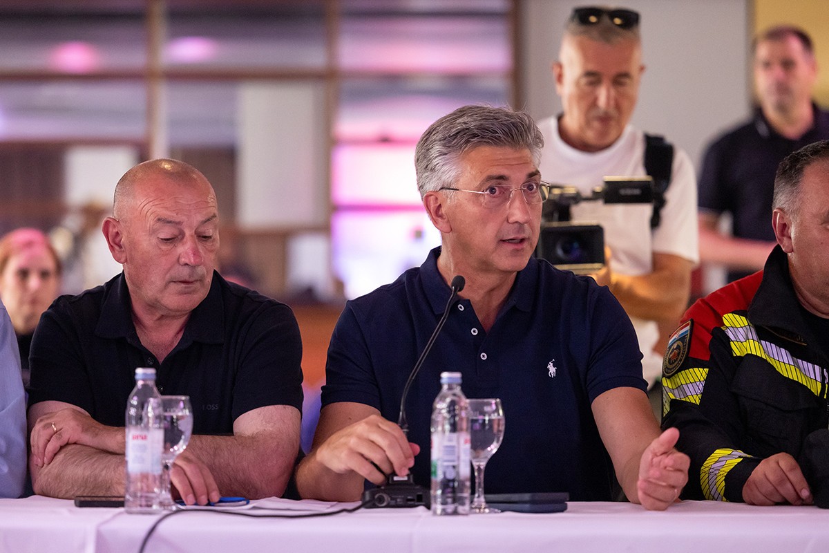Plenković nakon požara u Omišu: Pomoć će dobiti i turisti