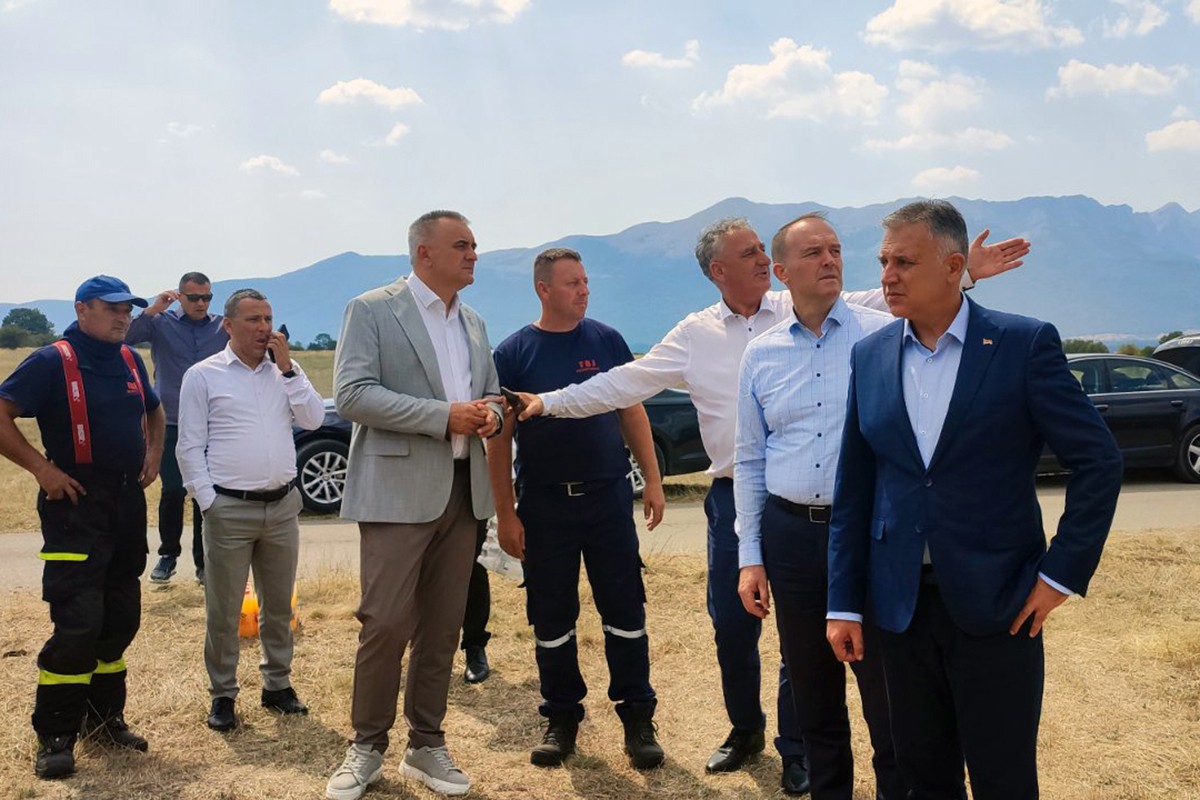 Minić posjetio požarište kod Nevesinja: Najavio ulaganje u vatrogasnu opremu