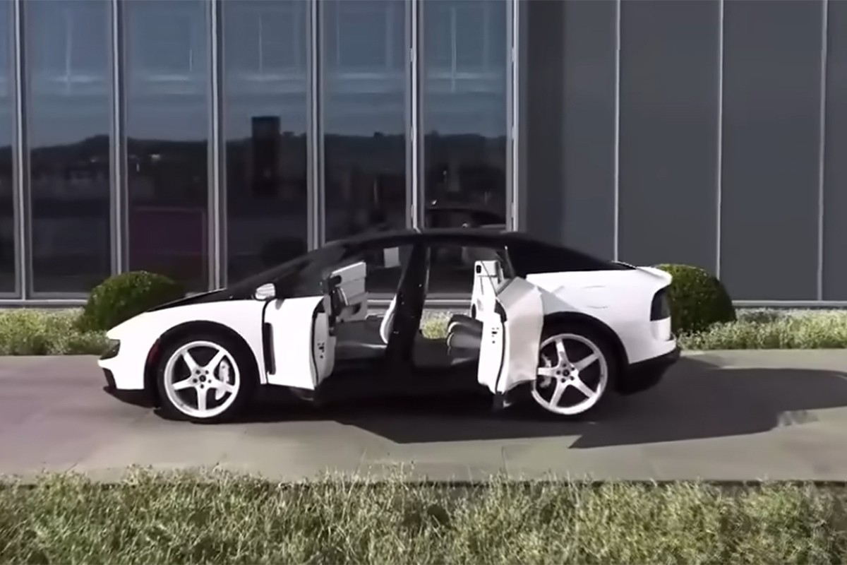 Ferarijev prvi električni model prodat za rekordnih 40 miliona dolara