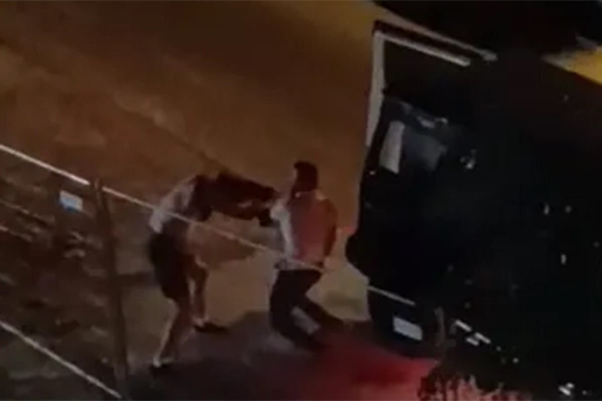 Drama u Novom Sadu: Krvavog muškarca ugurali u mercedes sa tablicama BiH