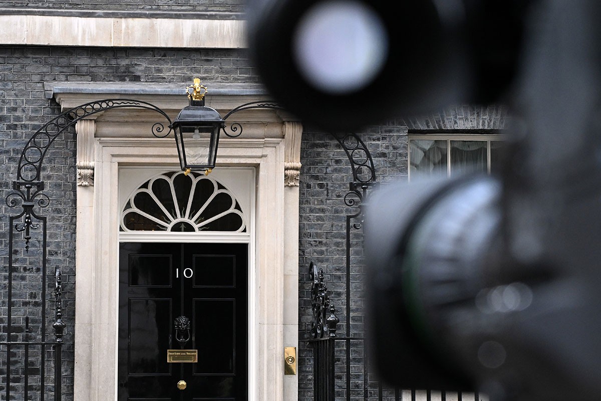 Skandal u Britaniji: Brojevi telefona ministara osvanuli na internetu
