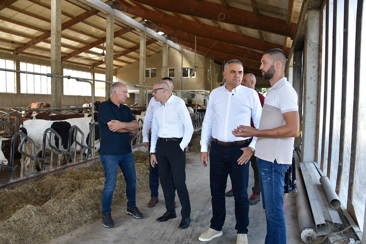 Minić kod mladog farmera u Prnjavoru: Od porodičnog imanja do moderne farme