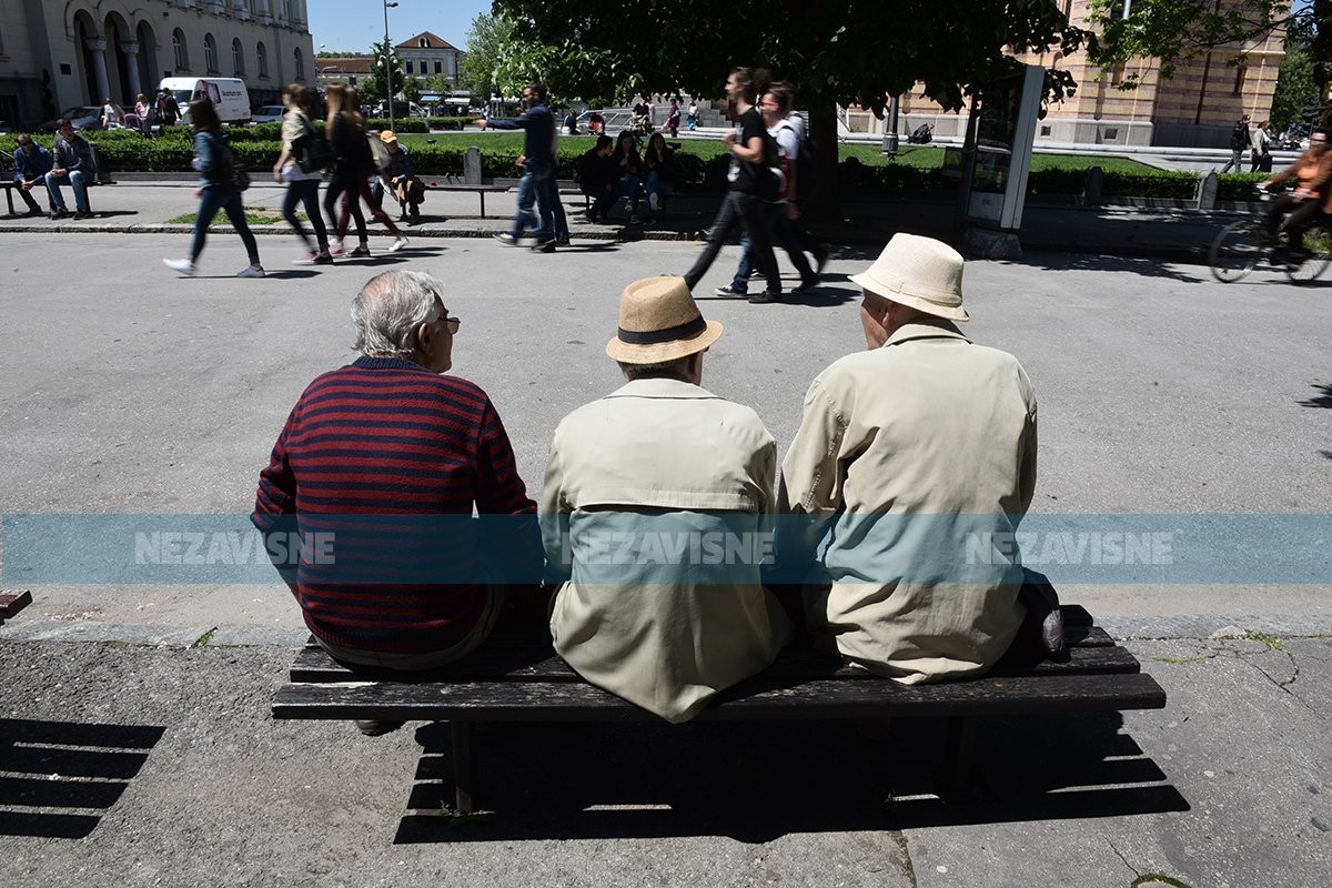 Penzionerima u Republici Srpskoj pomoć u avgustu, od septembra veće penzije
