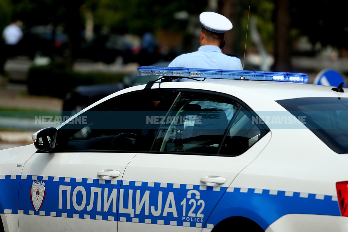 Uhapšen dvojac: Zadržali ga na parkingu i pokušali iznuditi novac