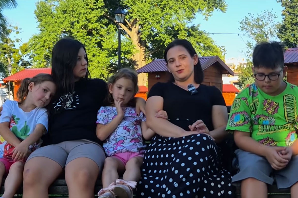 Rođene kao sijamske bliznakinje: Ovako Valentina i Kristina žive danas