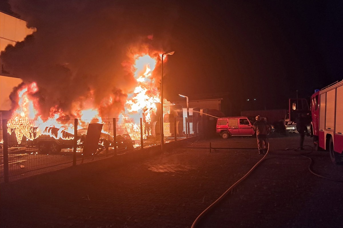 Veliki požar u fabrici jahti u Vitezu, suvlasnik Džanan Musa (FOTO)