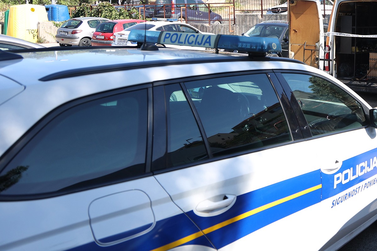 Kanađanka uhapšena zbog požara kod Šibenika, dvoje navodno pobjeglo u BiH