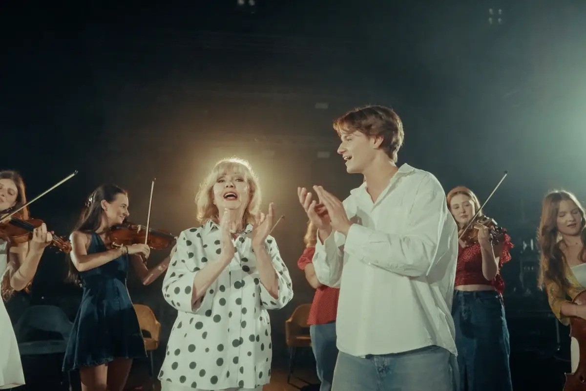 Jasna Zlokić i Jakov Jozinović objavili duet "Ljudi poput nas"