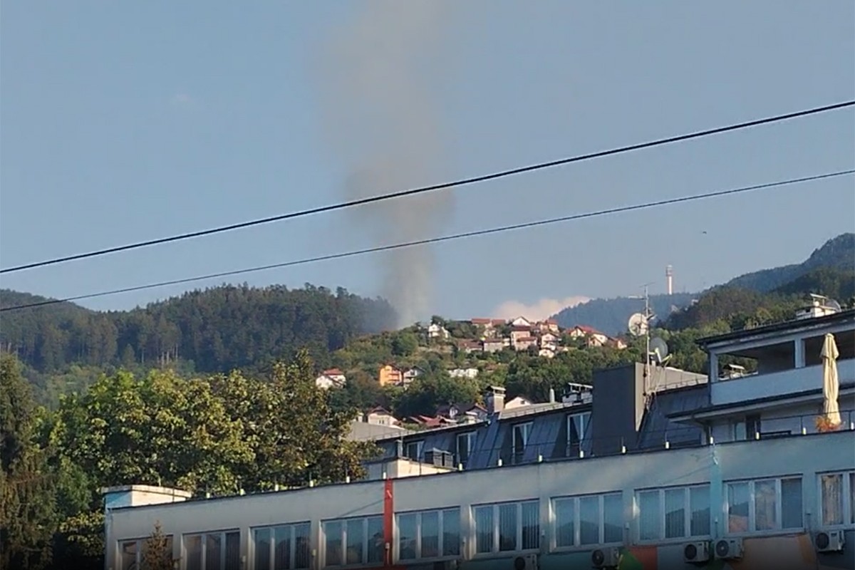 Trebević ponovo gori: Požar izbio iznad kuća