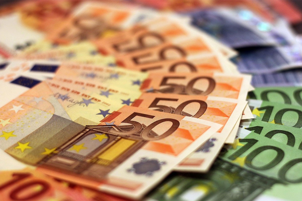 Ukrao ranac sa 100.000 evra ispod kreveta, sumnja pala na mladića iz BiH