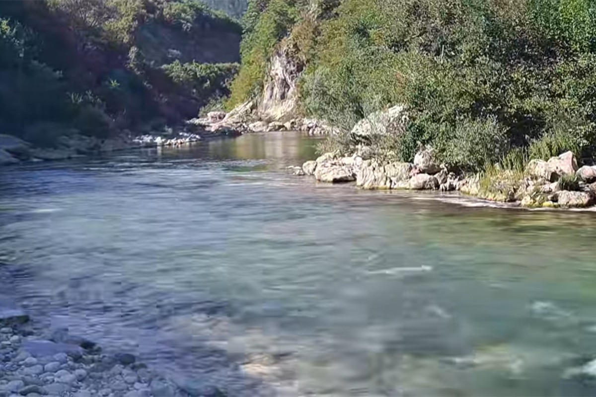 Vlasnik rafting kluba tvrdi: Krv iz klaonice teče Neretvom (VIDEO)