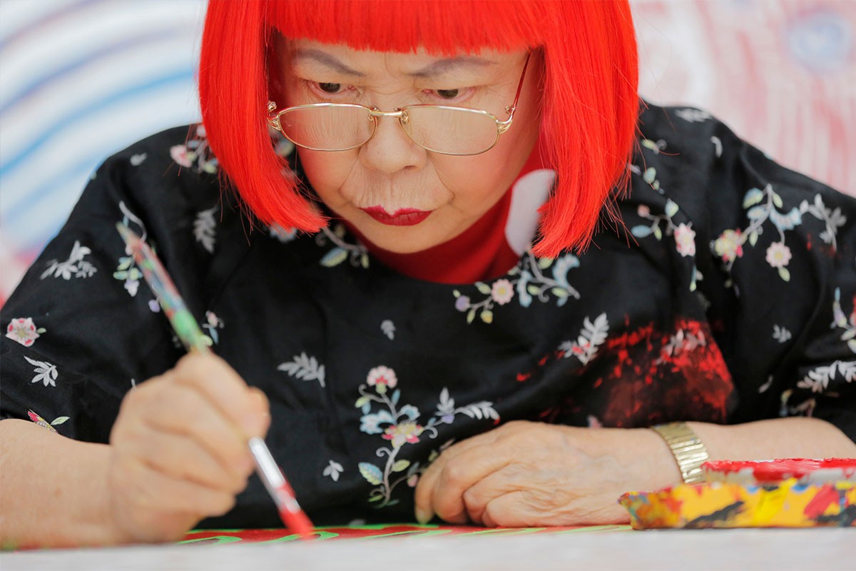Preminula legendarna Jajoi Kusama