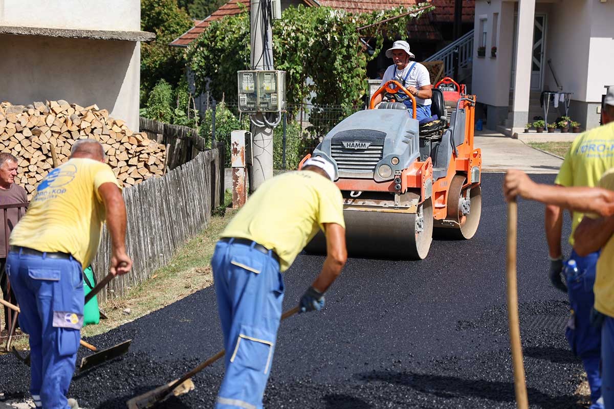U toku asfaltiranje Ulice Nedeljka i Boška Babića u Banjaluci