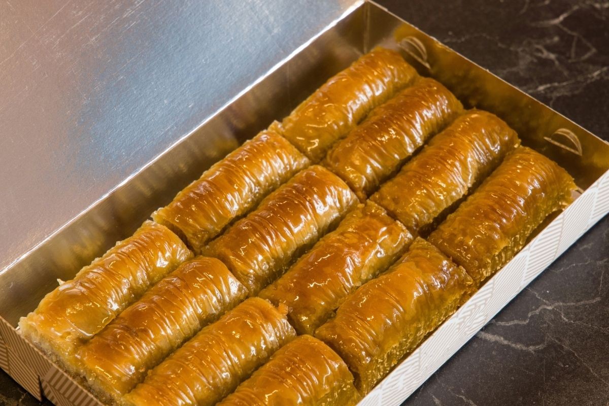 Sočna baklava koja ne pliva u ulju: Pekari dodaju 2 kašike ovog soka