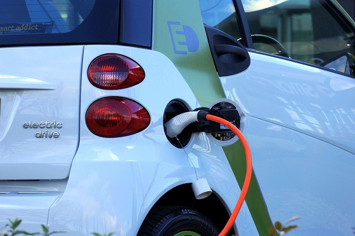 Električni automobili za pet godina gube skoro 60 odsto vrijednosti